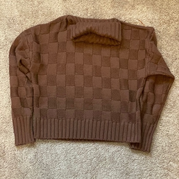 Astr the Label NWT Brown Checked Single Cold Shoulder Sweater🍂 - Picture 3 of 4